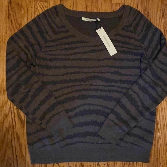 Stars & stripes size medium nwt top - Picture 2 of 4